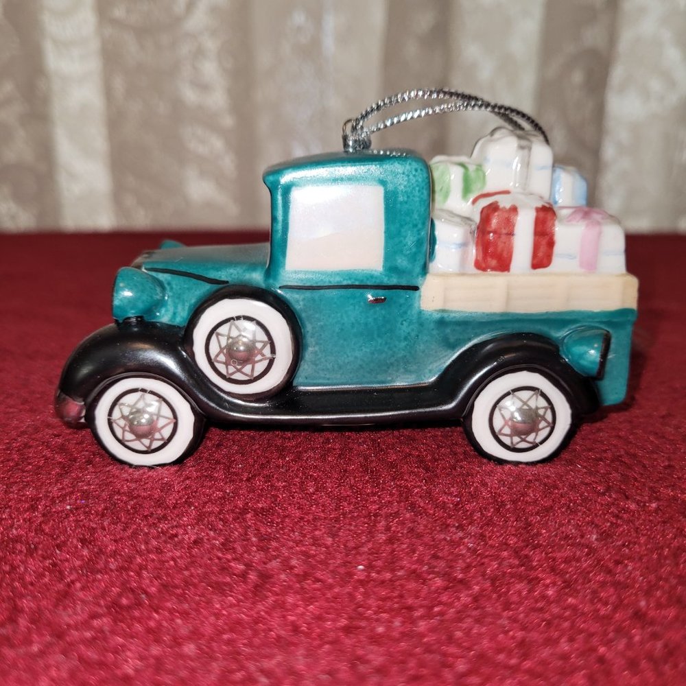 Light up Vintage Truck Ornament Brand New in Box by Lenox. CHRISTMAS ORNAMENT